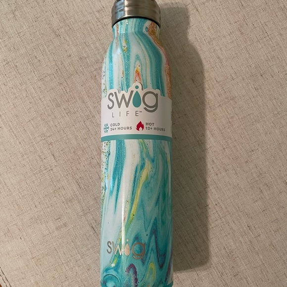 🚫BUNDLED🚫 Swig 20oz insulated water bottle NWT - Picture 2 of 7